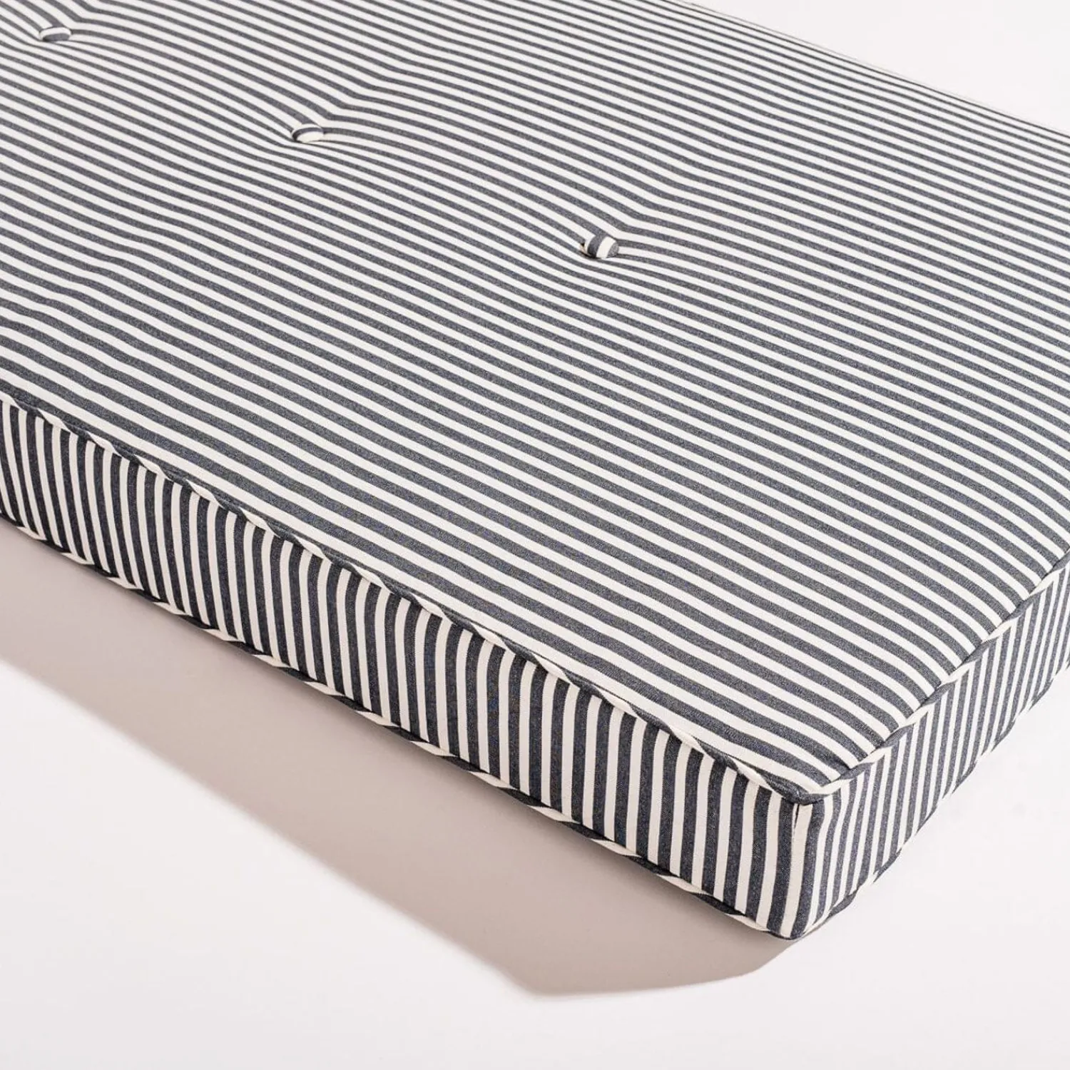 The Al Fresco Sun Lounger Cushion - Lauren'S Navy Stripe^Business & Pleasure Co. Fashion